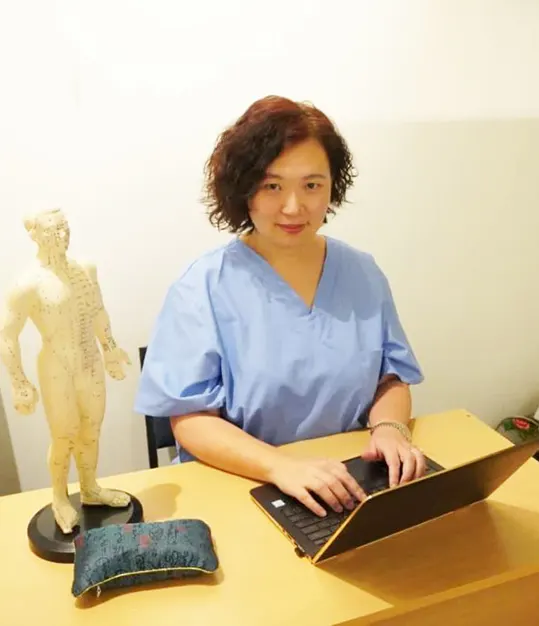 Virginia Jin - TCM Practitioner and Acupuncturist